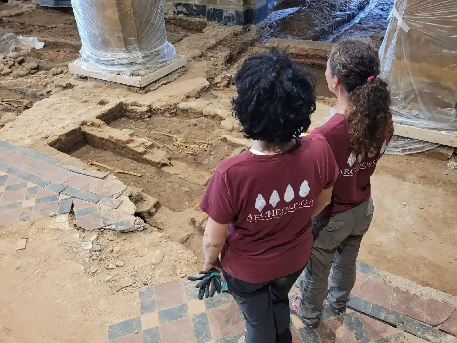 Team Archeo Solutions su sito archeologico